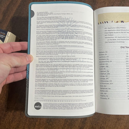 Personalized NIV Application Study Bible Thumb Indexed - Teal /Grey LeatherSoft - 9780310467731 (Update to Life Application Bible)