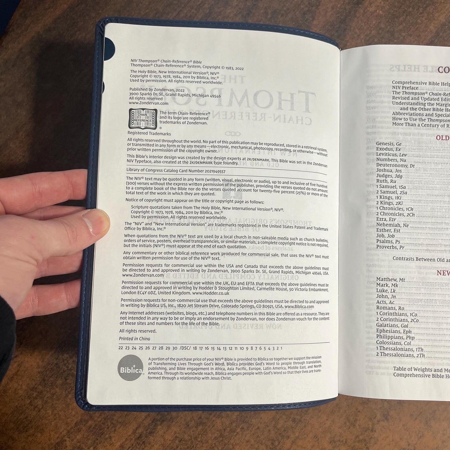 Personalized NIV Thompson Chain Reference Study Bible Thumb Indexed - Navy LeatherSoft, Custom Imprinted, ISBN 9780310459828