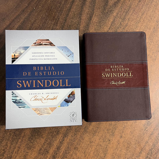 Personalized NTV Spanish Study Bible, Swindoll Biblia De Estudio - Cafe SentiPiel - 9781496438560