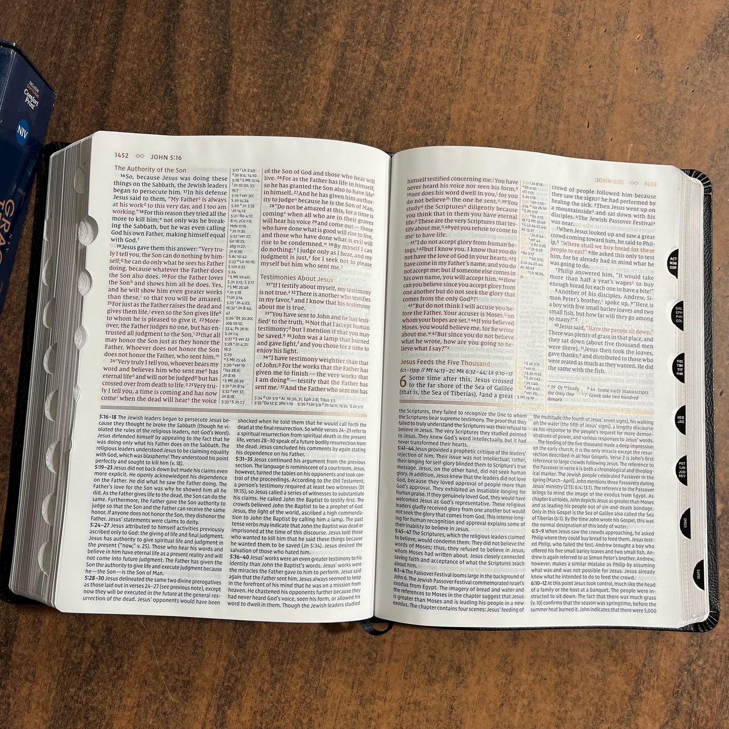 Personalized NIV Large Print Grace & Truth Study Bible Thumb Indexed - Black Bonded Leather,  Custom Imprinted ISBN 9780310447528