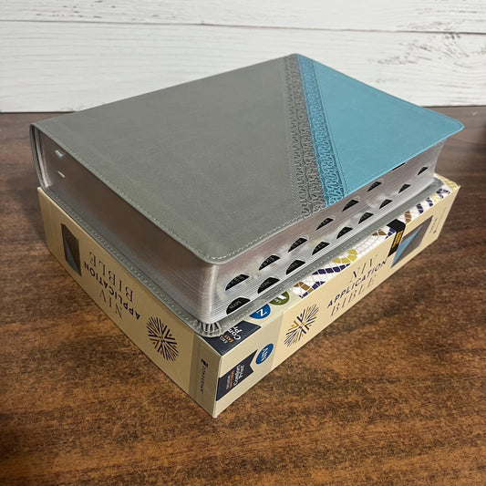 Personalized NIV Application Study Bible Thumb Indexed - Teal /Grey LeatherSoft - 9780310467731 (Update to Life Application Bible)