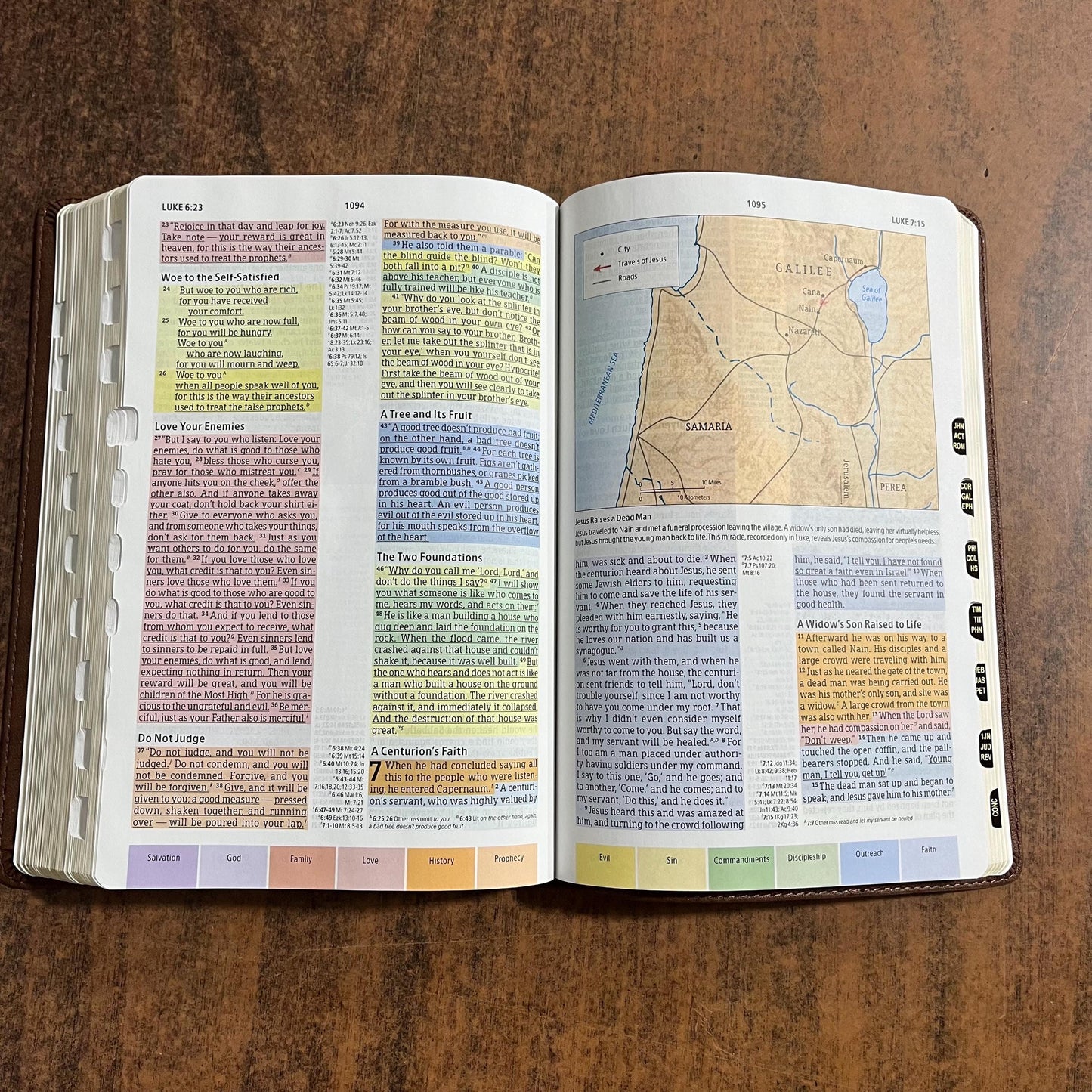 Personalized CSB Rainbow Study Bible Thumb Indexed - Brown LeatherTouch - Custom Imprinted name engraved, ISBN 978108774220