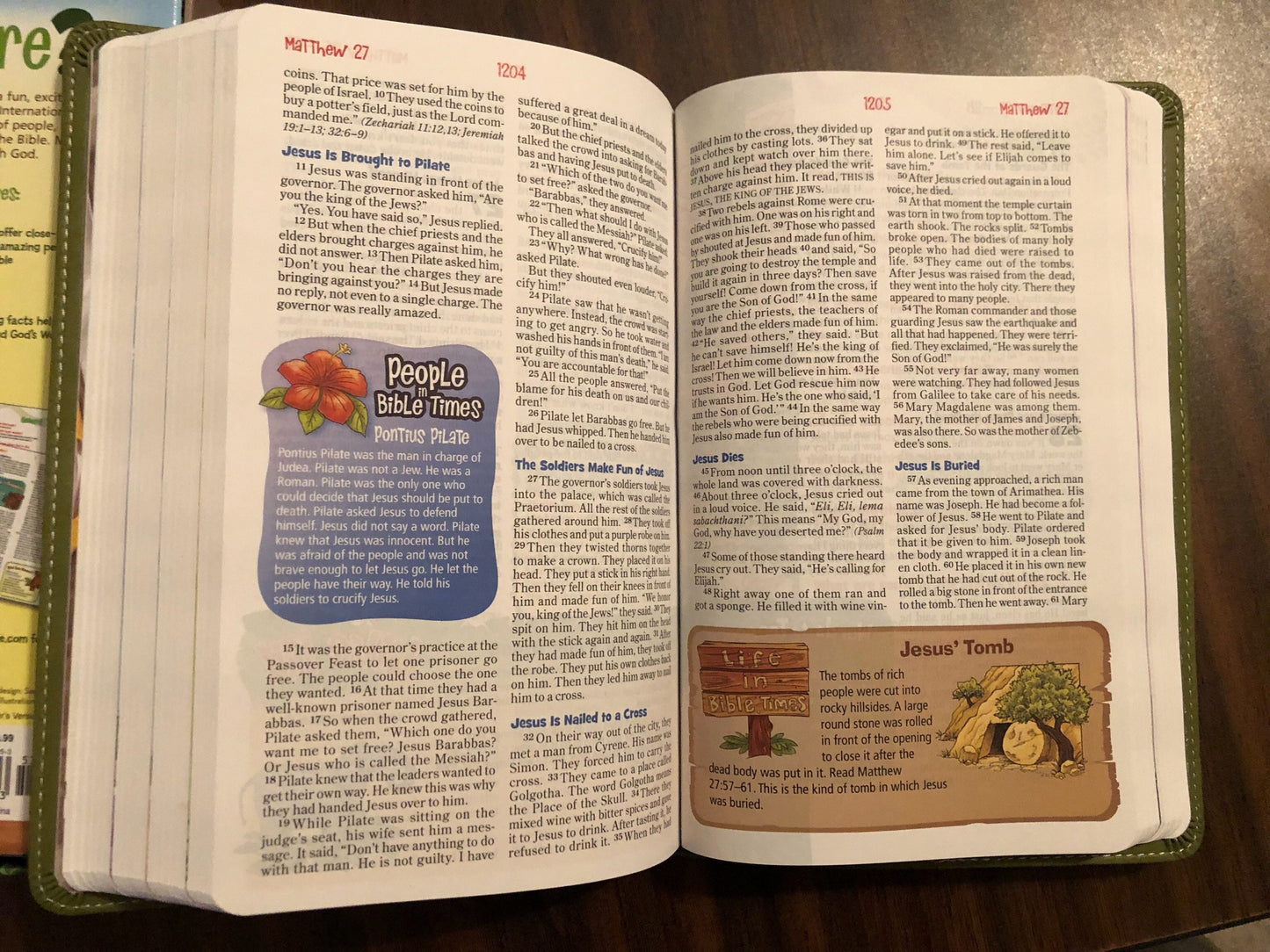 Personalized NIRV Adventure Bible For Early Readers - Green Duotone  - Custom Imprinted with a name - Ages 6,7,8,9,10 - isbn 9780310727453