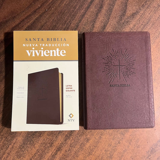 Personalized Spanish Bible - NTV Biblia Letra Super Gigante - Giant Print Bible - Dark Brown LeatherLike -  Custom Imprinted with name 9781496484956