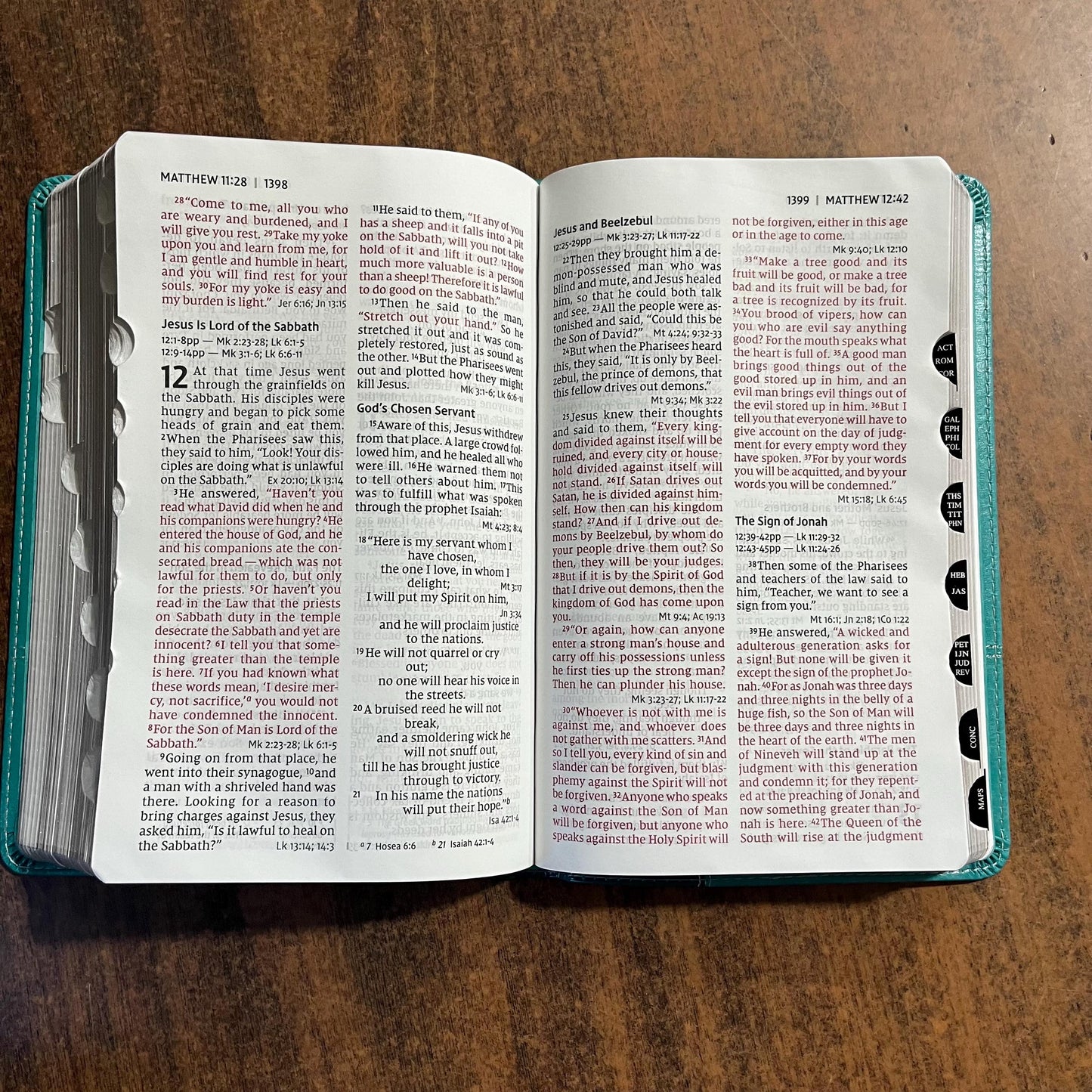 Personalized NIV Large Print Personal Size Bible Thumb Indexed - Turquoise LeatherSoft - Custom Imprinted with name 9780310449751