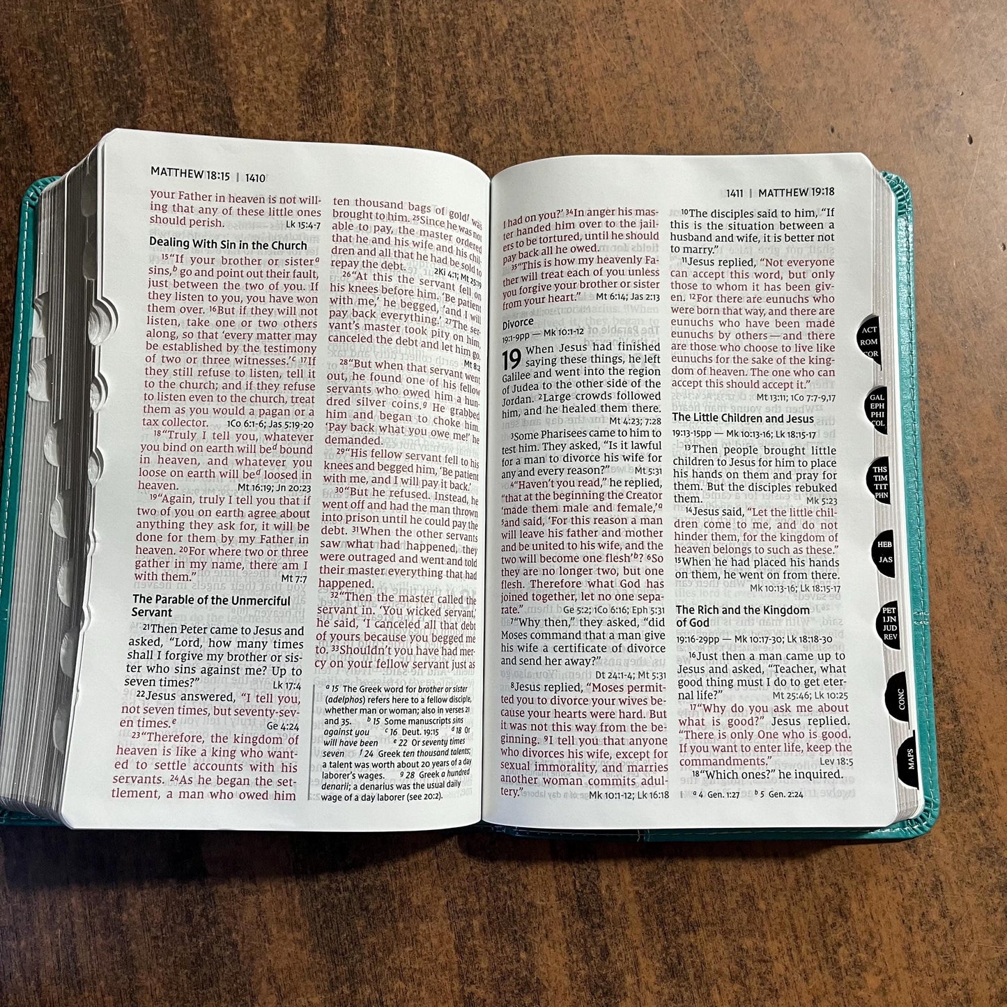 Personalized NIV Large Print Personal Size Bible Thumb Indexed - Turquoise LeatherSoft - Custom Imprinted with name 9780310449751