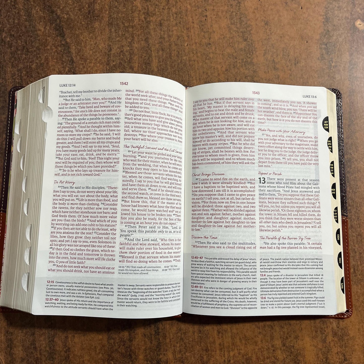 Personalized NKJV Womans Study Bible Large Print Thumb Indexed - Brown LeatherSoft - Custom Imprinted with a name, 9780718086862