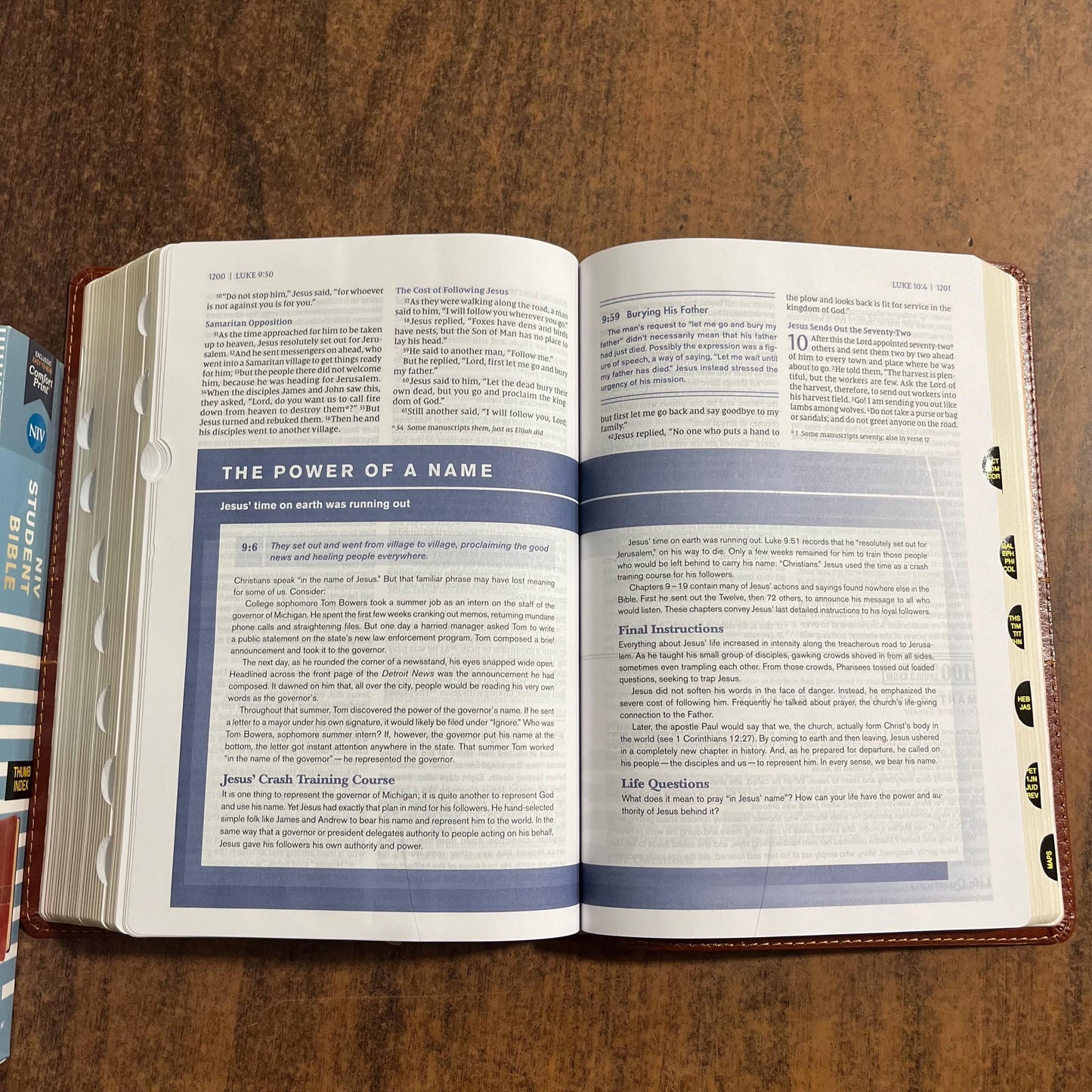 Personalized NIV Student Study Bible Thumb Indexed - Brown LeatherSoft - Custom Imprinted with a name, 9780310461654